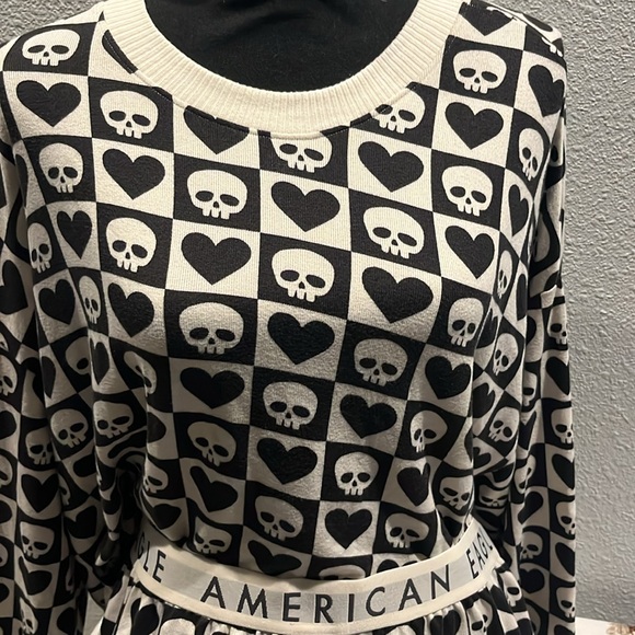 American Eagle Outfitters Other - American Eagle 2 piece pajama set or loungewear size XL need I say more skulls